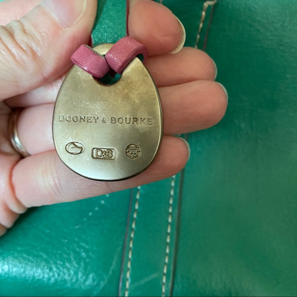 Dooney and Bourke heart buckle bag - Picture 8 of 16